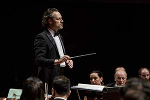 Information on the performance in Japan in 2019: Sascha Goetzel, Conductor