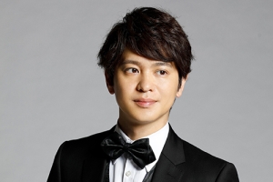 Announcement of management contract with Toru Kaku, Baritone