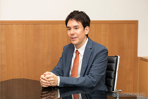 金子三勇士