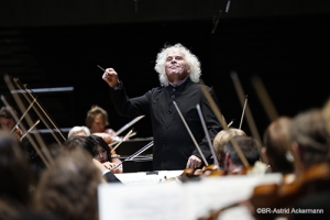 Sir Simon Rattle conducted the Symphonieorchester des Bayerischen Rundfunks: Gustav Mahler’s Symphony No.7! – from Munich –
