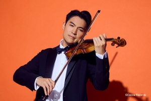 Ray Chen plays 8 SEASONS