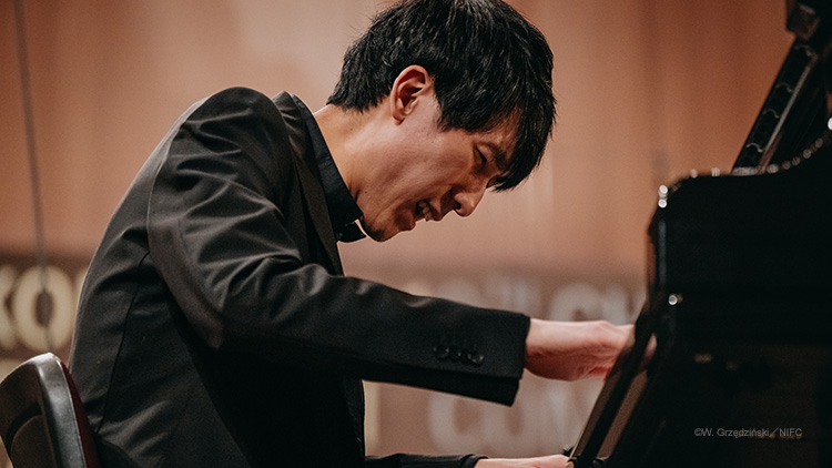 UBS×三井住友信託銀行 presents 第19回 ショパン国際ピアノ・コンクール 2025 優勝者リサイタル　2025年12月15日(月) 19:00　東京オペラシティ コンサートホール　2025年12月16日(火) 19:00　東京芸術劇場コンサートホール