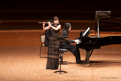 石井希衣 阪田知樹